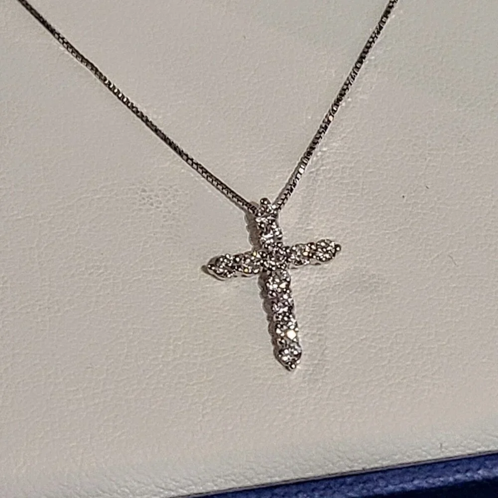 Natural Diamond Cross Pendant 1/3 CTW w/ a 14k white gold chain. - Picture 4 of 5